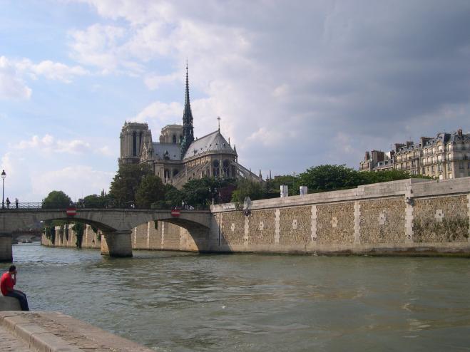  Notre-Dame